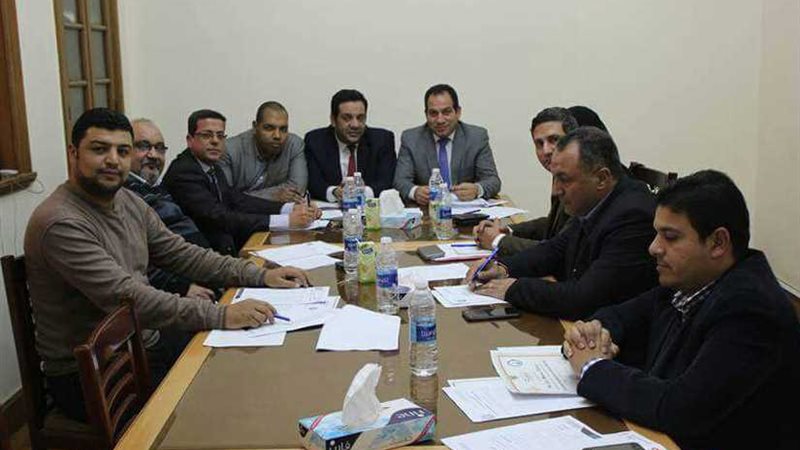 الصيادلة تناقش مع