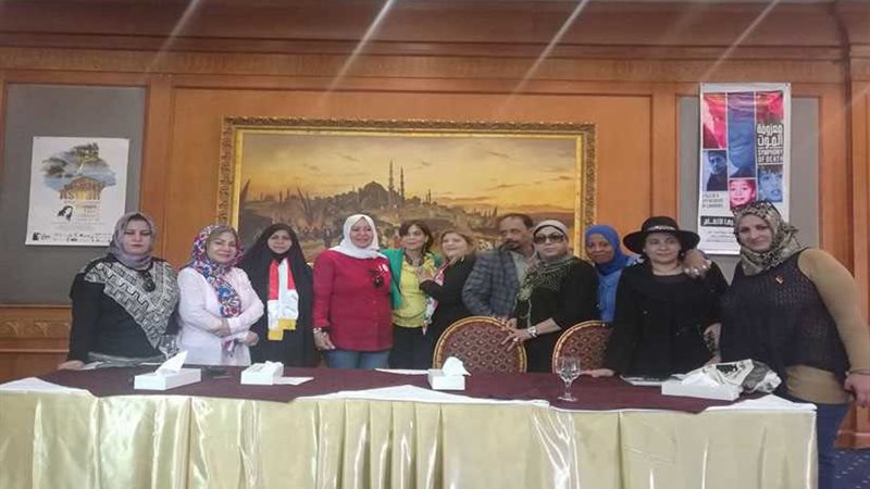 الدكتورة عزة كامل