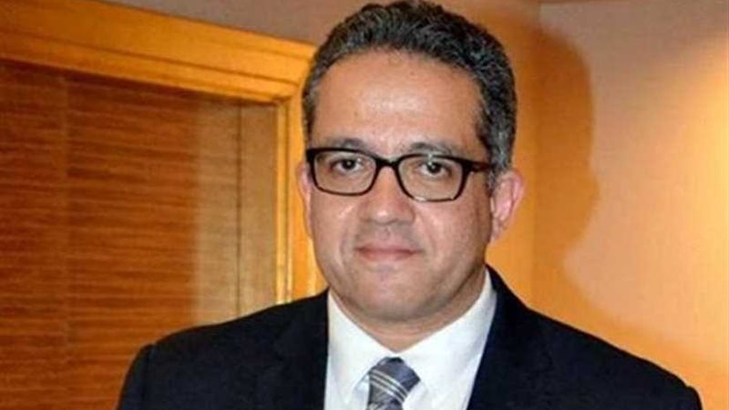 وزير الآثار يبحث