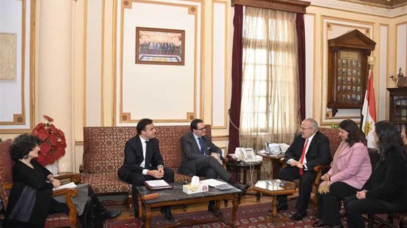 سفير فرنسا يزور جامعة