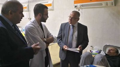 رئيس جامعة الأزهر في زيارة مفاجئة لـ