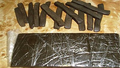 ضبط 3 أشخاص بحوزتهم 49 قطعة حشيش بالبحيرة