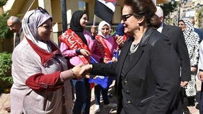 نادية عبده تكرّم الفائزين في التعليم الفني