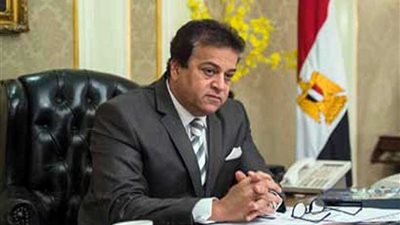 ديدان وجبات المدينة الجامعية بالمنوفية أمام 