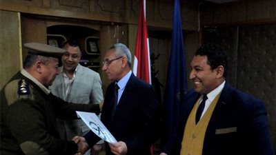 مدير أمن المنيا يكرم عددا من الضباط والأفراد لأدائهم المتميز