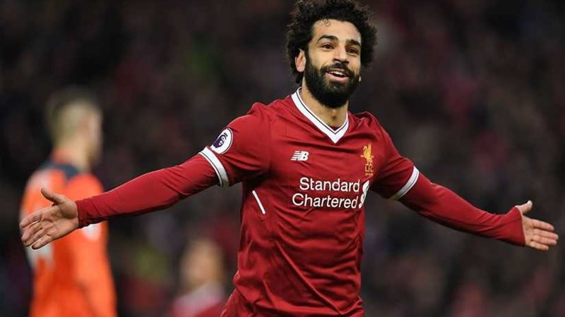 محمد صلاح يساعد على