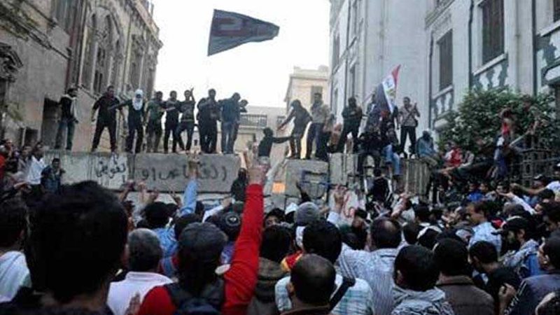 تأجيل محاكمة ٣ متهمين