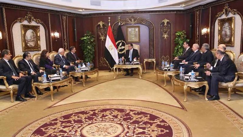 وزير الداخلية يستقبل