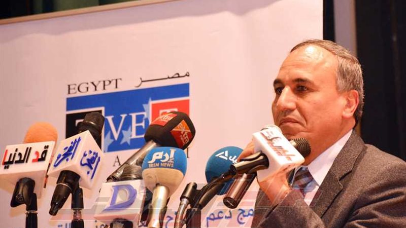 نقيب الصحفيين يعلن