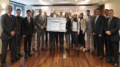 «الأهلي» یحصل على شهادة معاییر متطلبات الفيزا والماستر كارد العالمیة