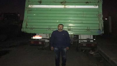 ضبط عاطل قبل سرقته خط بترول بالقطامية