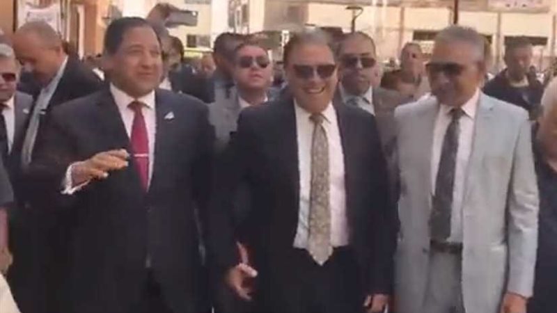 وزير الصحة ومحافظ