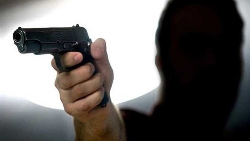 صعيدي يقتحم مدرسة