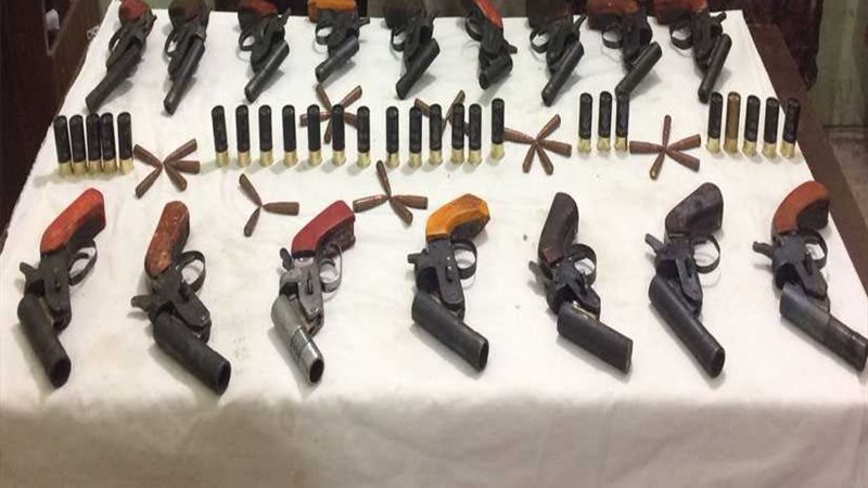 القبض على عامل بحوزته