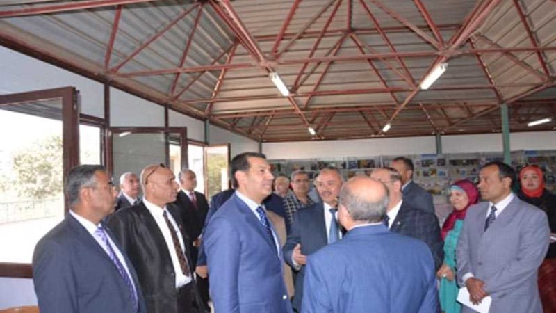 محافظ أسيوط في زيارة