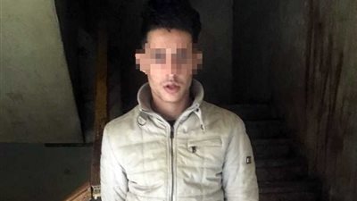 سائق يحرق نجل عشيقته بعد أن شاهدهما يمارسان الرذيلة