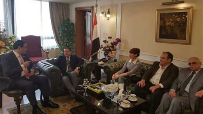 برلمانيون يطالبون وزير قطاع الأعمال بصرف مستحقات عمال 