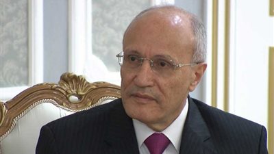 العصار: حريصون على دعم الصناعات المتعلقة بالمجال الصحى