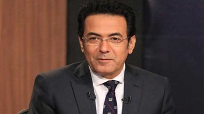 النيابة تقرر حجز خيرى رمضان 24 ساعة لاتهامه بالإساءة إلى الشرطة