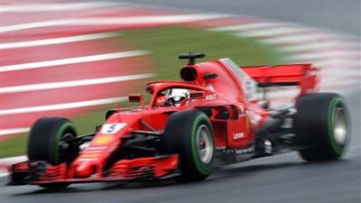 فيتل يرشح مرسيدس للقب 