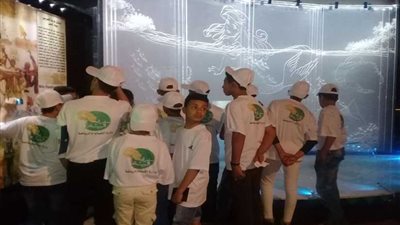 سفراء البيئة يزورون متحف النيل بأسوان