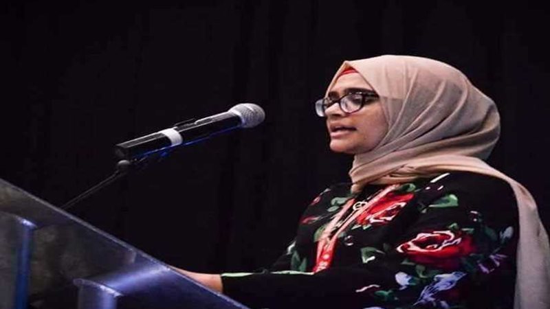 انتخاب أول مسلمة