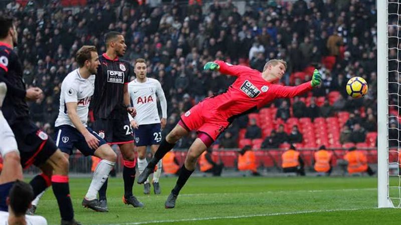 توتنهام يفوز على