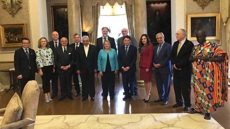 حواس يدعو لزيارة