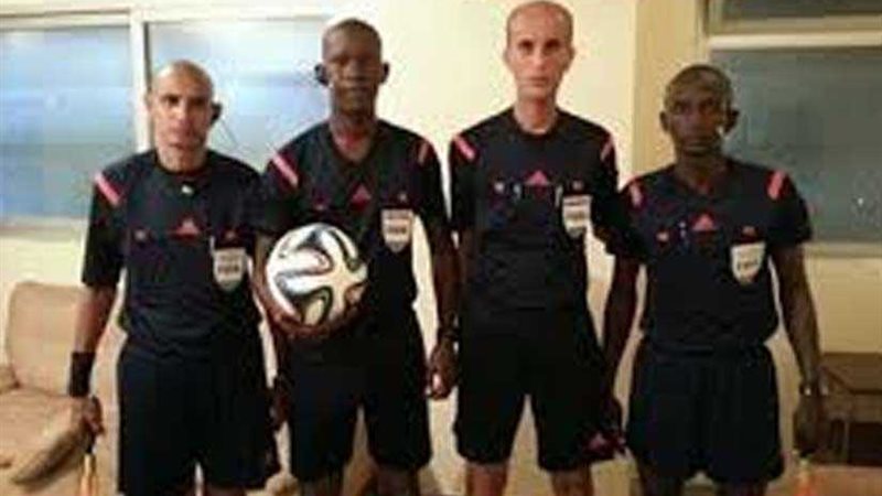 طاقم تحكيم موقعة