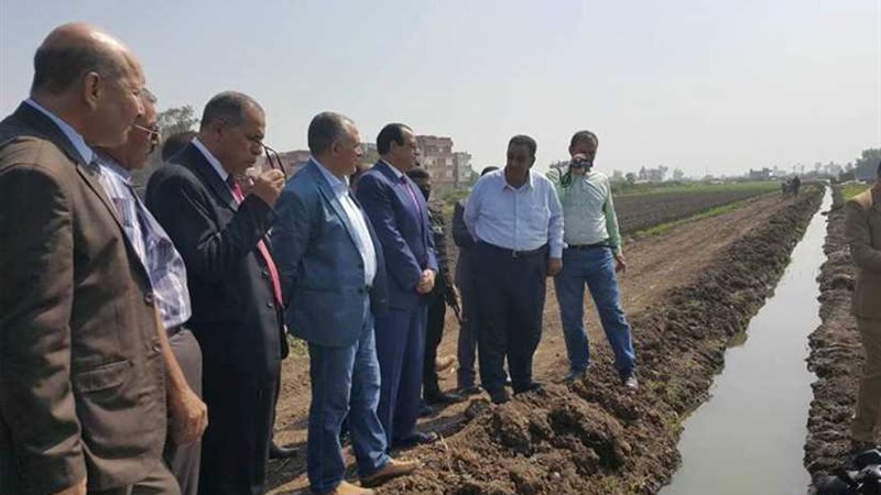 وزير الري يتفقد شتلات