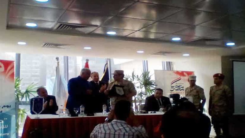 تحيا مصر يكرم أهالي