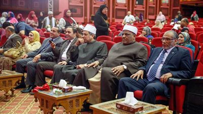 وكيل الأزهر يشيد بإبداعات المشاركين في مهرجان الإبداع
