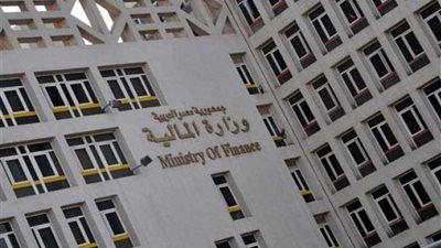 الماليــة: استمرار تثبيت سعر الدولار الجمركي خلال شهر مايو عند 16 جنيهًا