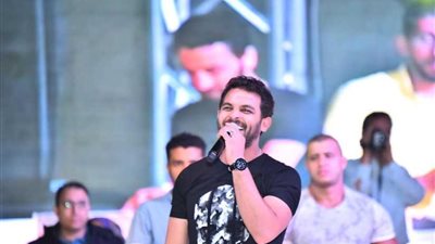 محمد رشاد يشعل حفل تخرج معهد العجمي.. صور