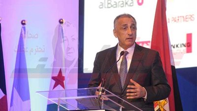 عامر يوضح كيف استفاد المواطن المصري من زيادة الاحتياطي النقدي (فيديو)