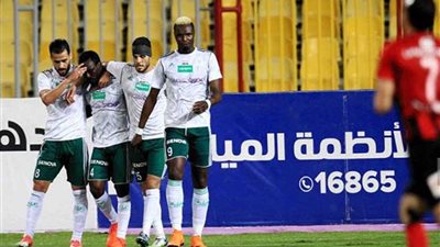 بثلاثية نظيفة.. المصري يفوز على الداخلية ويقترب من إقصاء الزمالك