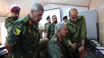 ليبيا .. حفتر يزور غرفة عمليات تحرير درنة