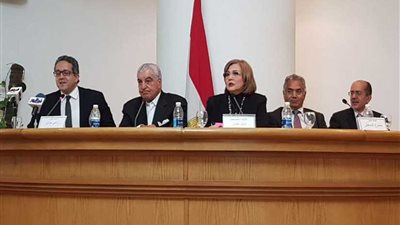 هدير الحجر بين حواس والحضري