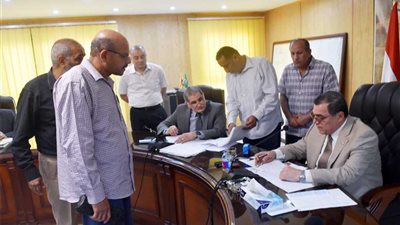 محافظ الفيوم يعقد اللقاء الدوري للمواطنين لدراسة مشاكلهم