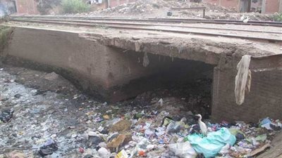 المنوفية.. بوادر أزمة بين الري والمحليات بسبب تلوث الترع