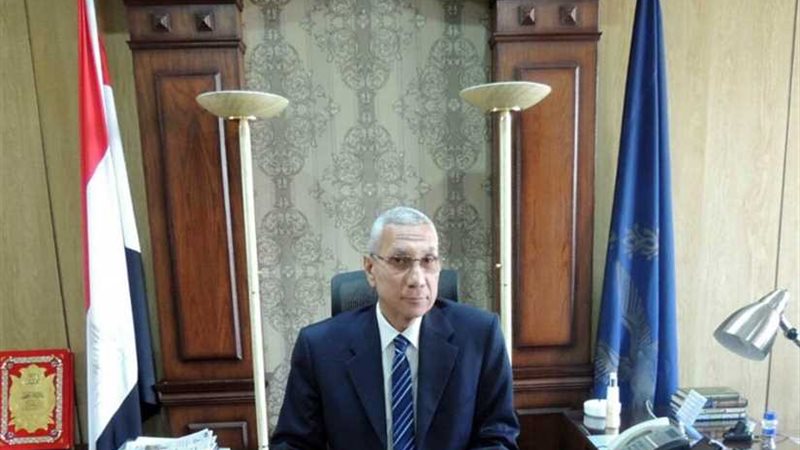 القبض على شرطي حاول