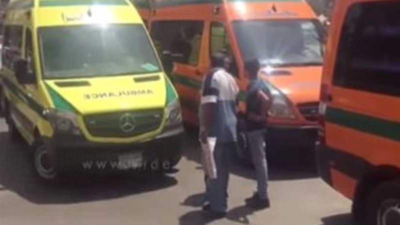 إصابة 4 عمال سقط