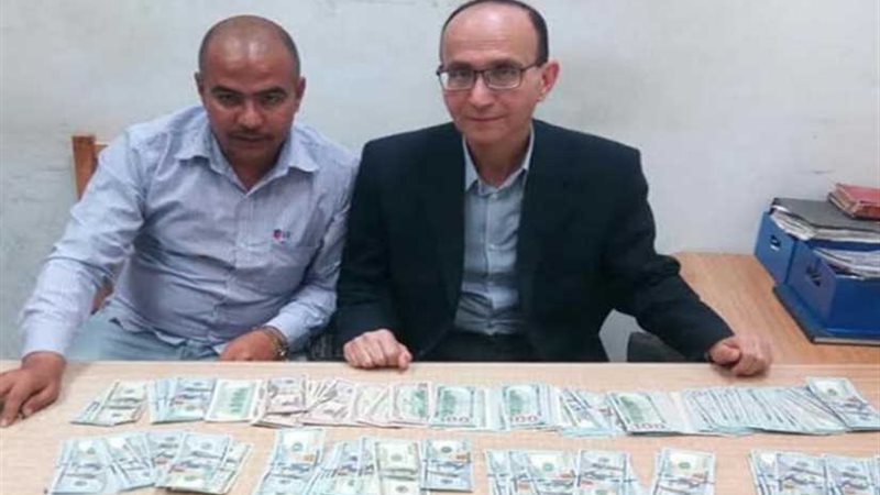 جمارك مطار برج العرب