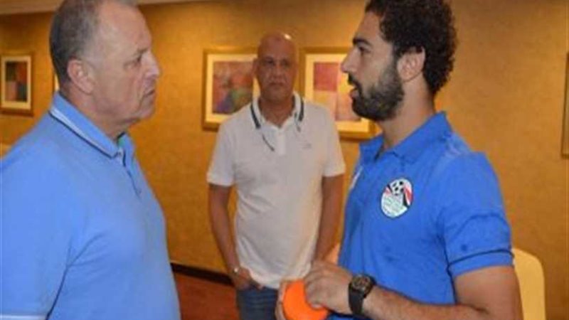 أبو ريدة لصلاح هاتفيًا: