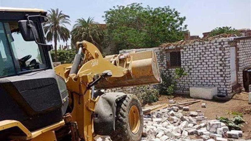 إزالة 37 حالة تعدٍ