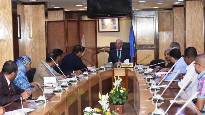 البنك الأوروبي يشيد