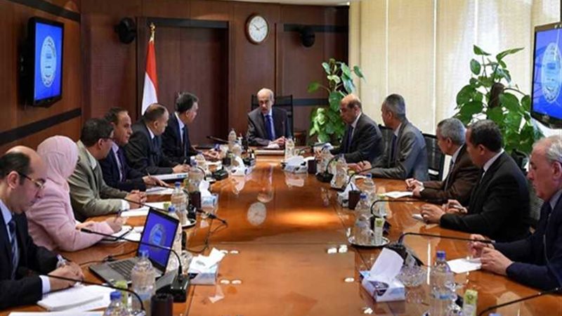 المحافظون لرئيس الوزراء: