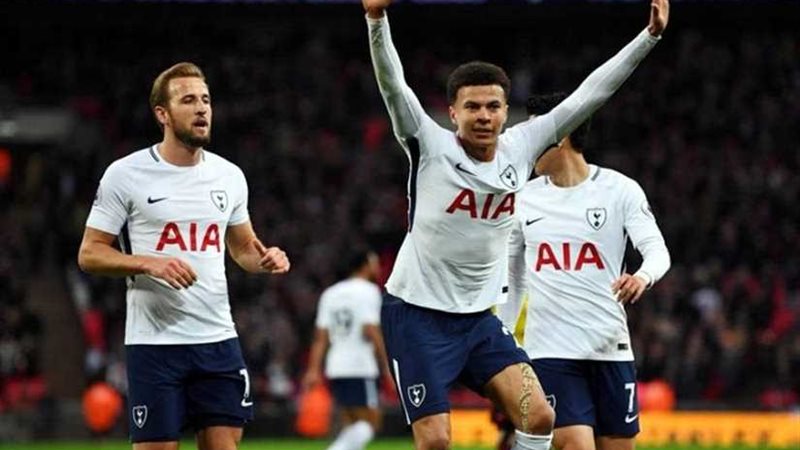 توتنهام يفوز على