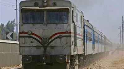 مصرع طالب وطفل في قنا صدمهما قطار أثناء عبورهما السكة الحديد