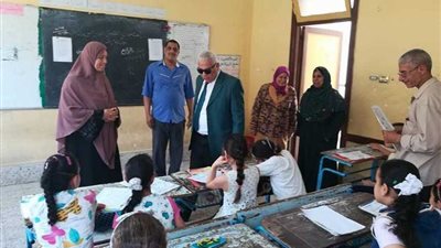 مدير تعليم البحيرة يتابع الامتحانات بأبوحمص